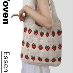 Bolso de Hombro de Ganchillo para Mujer, Gran Capacidad, Otoño e Invierno, Diseño Popular de Fresas, Venta al Por Mayor - Product Image 3