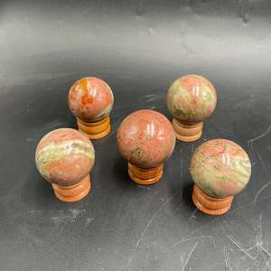 Sphère de cristal de jaspe rose naturel de qualité supérieure, pierre précieuse polie, boule de pierre de guérison au ton rose doux, diamètre 3 cm - Product Image 3