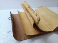 Papiers faits à la main sur mesure avec finition antique et texture d'aspect ancien pour reliures de livres et fabricants de revues