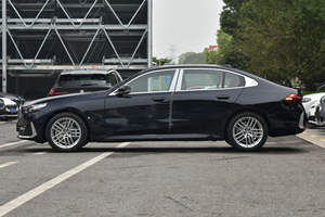 Berline de luxe BMW Série 5 Facelift 525Li Euro VI avec moteur turbo 2.0T 184 ch et transmission ZF 8AT - Product Image 6