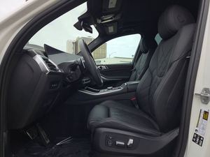 BMW X5 xDrive40i AWD 2025 - Product Image 2