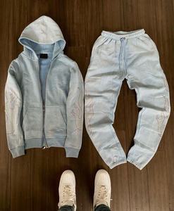 Ensemble survêtement homme personnalisé avec sweat à capuche et pantalon évasé, imprimé intégral, délavé soleil, effet vieilli et strass - Product Image 2