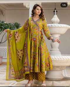 ชุด anarkali พิมพ์ลายดอกไม้สำหรับผู้หญิง kurti ดีไซน์อินเดียสุดหรูพร้อมกางเกงและ dupatta ขายส่งในตลาดอินเดีย - Product Image 2