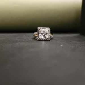 Anillo Unisex de Acero Inoxidable con Diamante Moissanite Corte Princesa de Lujo, Oro Sólido de 14KT, Diseño Único para Regalo de Cumpleaños - Product Image 2