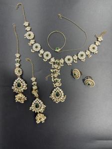 Juego de collar y pendientes étnicos chapados en oro con perlas para bodas, fiestas, incluye anillo, regalo de uso nupcial perfecto - Product Image 6