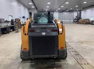 Livraison gratuite Case TV380 20,8 heures, avec caméra de recul, 2 vitesses, commandes électro-hydrauliques, cabine avec climatisation, attache hydraulique robuste, radio, chauffage de bloc - Product Image 3