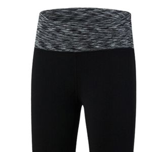 Vente chaude Soutien-gorge de sport pour femmes de haute qualité 2 pièces Shorts Logo personnalisé Grande taille Cordon de serrage Respirant Solide Léger OEM - Product Image 6