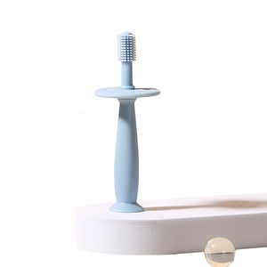 Spazzolino Manuale e Massaggiagengive per Neonati, Nuovo Design, Pulizia a 360 Gradi, Silicone Alimentare con Setole Morbide e Ventosa - Product Image 1