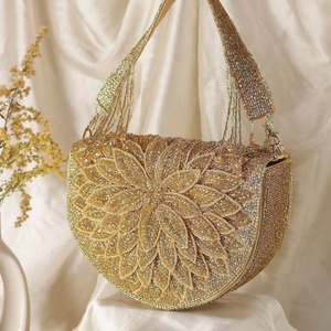 Meilleure pochette élégante faite à la main avec des perles brodées et une fermeture à bouton - Product Image 5