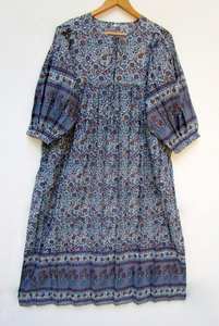 Vestido de manga 3/4 para mujer con cuello en V de color informal con estampado de bloque de mano de algodón con estampado hermoso de último diseñador a la venta - Product Image 5