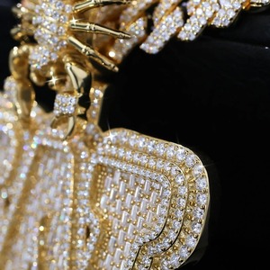 จี้การ์ตูนรูปสัตว์ตัว V 3D กำหนดเองได้เครื่องทดสอบเพชรแบบผ่านเพชรแบบ Viced Moissanite สไตล์ฮิปฮอปโรสโกลด์สีเงินสำหรับผู้ชายชุบโรเดียม - Product Image 4