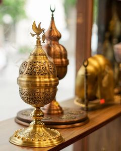Grand Brûleur de Bakhoor en laiton d'inspiration marocaine avec détails décoratifs, parfait pour la décoration de la maison du Ramadan Kareem et de l'Aïd - Product Image 6