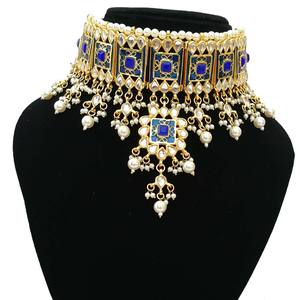 Parure de mariée en laiton plaqué argent d'inspiration luxueuse, collier et Maang Tikka en zircon avec détails perlés traditionnels pour mariage et fiançailles - Product Image 2