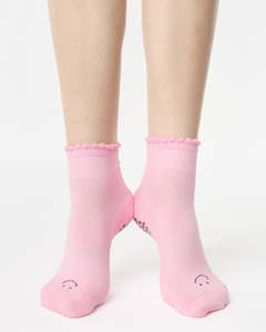 Chaussettes de Pilates personnalisées pour femmes, mi-hautes, antidérapantes, en coton, avec bord festonné, chaussettes de yoga souples et extensibles, logo personnalisé, jacquard amusant - Product Image 3