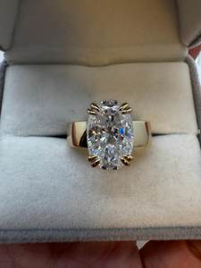 Bague moderne en moissanite de couleur D, taille ovale, VVS, argent 925 original avec bande large plaquée or, cadeau de fiançailles, promesse, mariée - Product Image 4