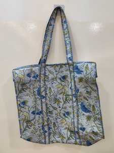 Sac fourre-tout en coton matelassé imprimé à la main en Inde, style mode féminin, idéal pour le shopping, les voyages et l'usage quotidien - Product Image 3