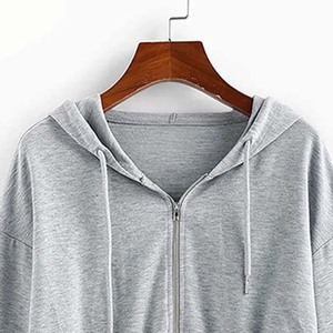 Vente en gros haut court à manches longues personnalisé sweat à capuche blanc d'entraînement 100% coton hiver chiné gris couleur fermeture éclair sweats à capuche pour femmes hauts courts - Product Image 6