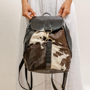 Mochila de cuero genuino vintage de lujo unisex, sistema de correa con forro de poliéster y logotipo personalizable para mujer, estilo bohemio - Product Image 2