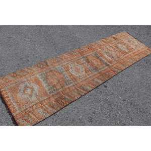 พรมวินเทจลายดอกไม้สีส้ม ขนาด 2.3x7.7 ฟุต ทำจากขนแกะตุรกี - Product Image 2