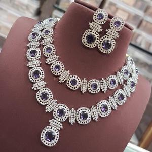 Superbe collier de luxe en zircon de qualité supérieure avec boucles d'oreilles pour mariage, fiançailles, fête pour femmes - Product Image 1