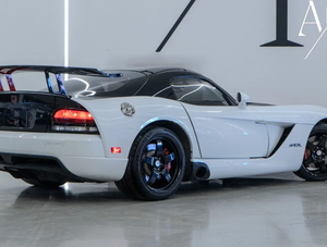 2009 V1pEer 8.4L 10Cyl1ndEers 600HP Manuel - Product Image 3