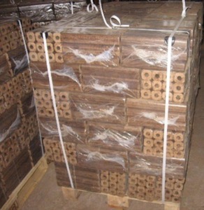 Briquettes de biomasse de hêtre et de chêne, granulés de bois, bûches énergétiques, produits liés à l'énergie pour le chauffage industriel et la fourniture en vrac - Product Image 2