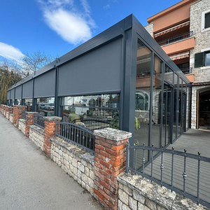 Pérgola de aluminio con recubrimiento en polvo de Lujo 5x5 para exteriores con pantallas motorizadas y carcasa de vidrio - Product Image 2