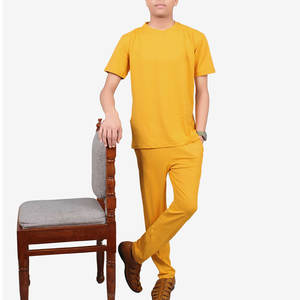 Conjunto de camiseta y pantalón para hombre, traje de moda de Color sólido con estampado de logotipo personalizado, Conjunto de camiseta y pantalón para hombre con aspecto de tallas variadas - Product Image 4