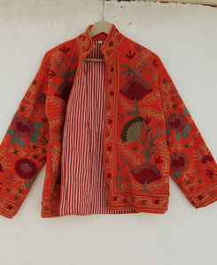 Chaqueta de terciopelo con bordado bohemio hecho a mano, estilo Suzani, kimono corto de playa con bordado de terciopelo, estilo bohemio. - Product Image 1