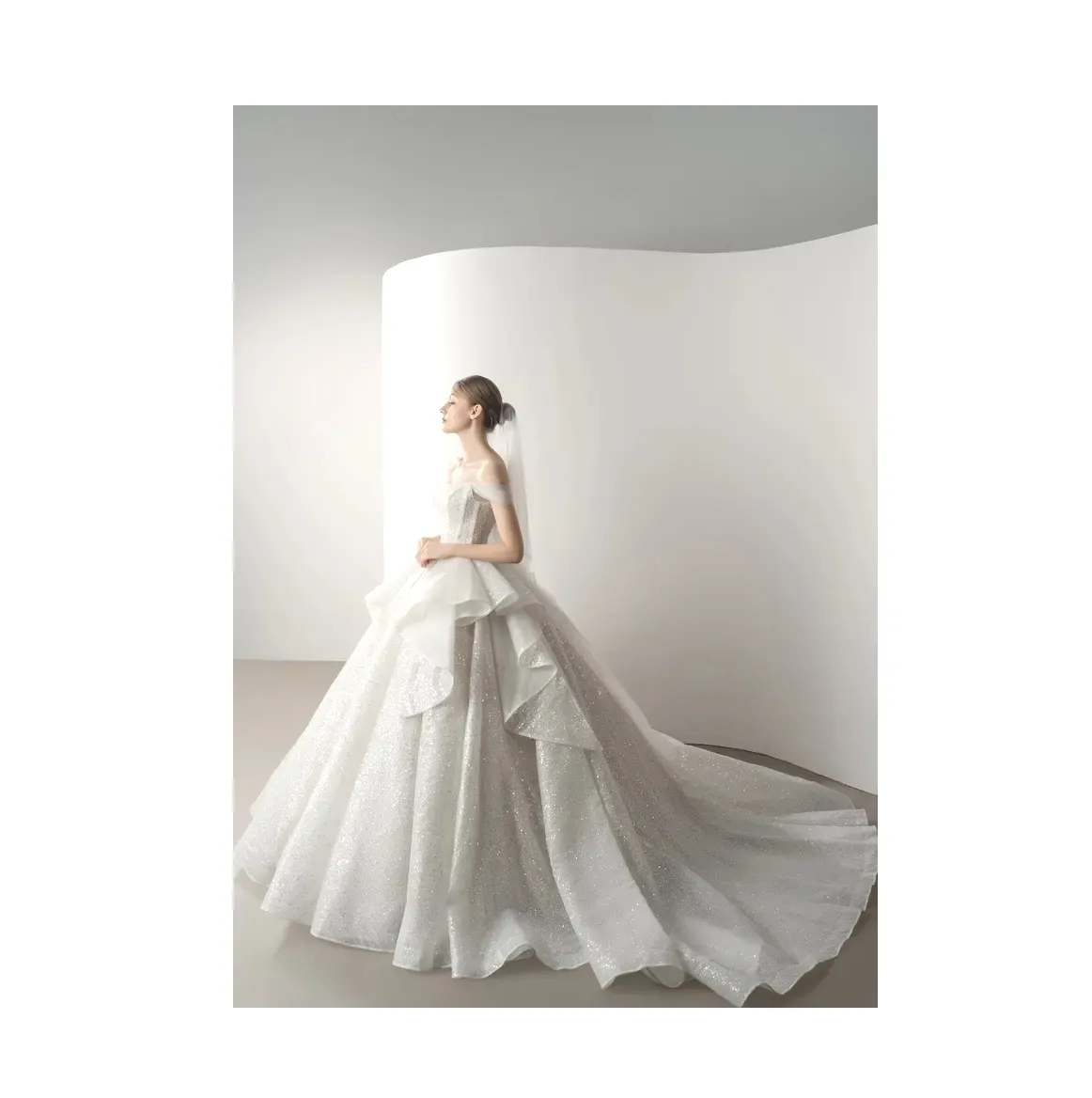 فستان زفاف جديد للعروس بلا أكمام رقبة شكل V فستان زفاف إمبرطورية تصميم ثوب الكرة TNBPno15 بالجملة