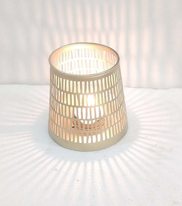 Home Craft Exports Top Seller 2025 Bougeoir votif en métal fait à la main Designer moderne pour la maison mariages et événements décorations - Product Image 1