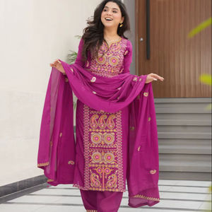 Conjunto de Traje con Dupatta Superior e Inferior de Seda Chinon, Estilo Recto, para Fiesta, Otoño, con Bordado Multicolor y de Hilo - Product Image 1