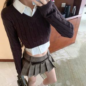 Ensemble élégant de haut court en tricot vintage et jupe à carreaux pour un look décontracté à l'école - Product Image 2