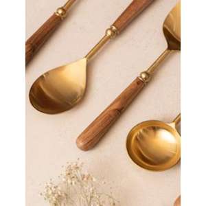 Ensemble de couverts de designer avec une silhouette audacieuse et un style de table contemporain pour un style de repas sophistiqué - Product Image 4