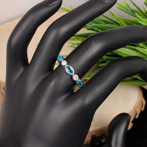 แหวนเงินสเตอร์ลิง925สำหรับผู้ชายประดับพลอยบุษราคัมสีฟ้าสไตล์ลอนดอนได้รับการรับรองว่าเป็นโรเดียมชุบอัญมณีหินเจียระไนแพลทินัม - Product Image 1