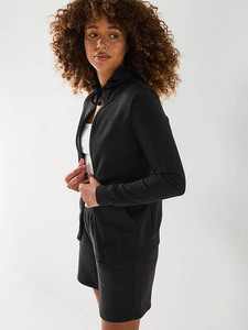 Sweat à capuche classique noir à fermeture éclair personnalisé de qualité supérieure pour femmes sweats à capuche vierges anti-rides et respirants de haute qualité pour femmes - Product Image 3