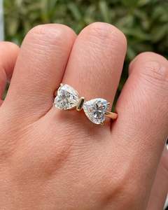 Bague de mariage en argent sterling 925, classique, 2 TCW, Toi et Moi, cœur, moissanite VVS, 2 pierres, nœud papillon, 4-6g, Black Pearl Jewels - Product Image 6