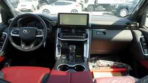 NOUVEAU 2025 TOYOTA LAND CRUISER 300 GR SPORT TRANSMISSION AUTOMATIQUE 409HP 2.0L MOTEUR 4 CYLINDRES EN LIGNE ESSENCE À VENDRE - Product Image 2