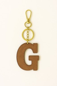Llavero Personalizado de Cuero con Forma de C, Abalorio del Alfabeto Hecho a Mano con Gancho de Latón, Llavero del Alfabeto de Cuero, Encanto con Gancho para Eventos - Product Image 6