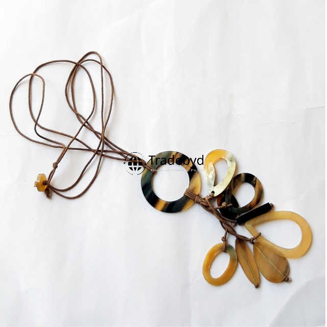 Available in different colore