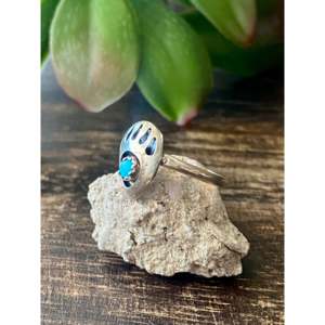 Anillo Boho Hecho a Mano con Garra de Oso, Plata de Ley 925 Fabricada en Navajo, Turquesa con Corte Princesa y Diamantes con Engaste Invisible, Talla 6, para Uso Diario - Product Image 4