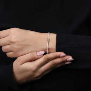 Bracelet tennis en diamant rond de laboratoire brillant, accessoire de mode élégant - Product Image 2