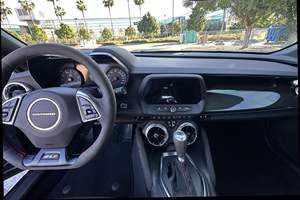 UTILISÉE LHD/RHD 2022 CHEVROLET CAMARO ZL1 COUPÉ - Product Image 4