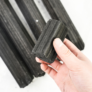 Charbon de bois grumeau de BBQ de qualité supérieure à partir de bûches de bois dur avec rendement thermique élevé et frêne blanc propre - Product Image 1