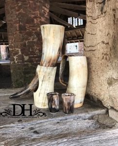 Corne à boire de style médiéval, écologique, durable, faite à la main, en corne naturelle, avec revêtement alimentaire - Product Image 1