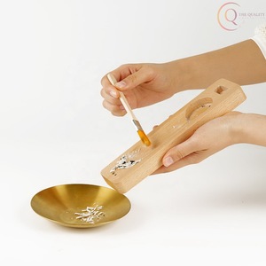 Quemador de Incienso Religioso de Madera Hecho a Mano en India para Decoración del Hogar, Recolector de Ceniza Tradicional, Natural y Duradero - Product Image 1