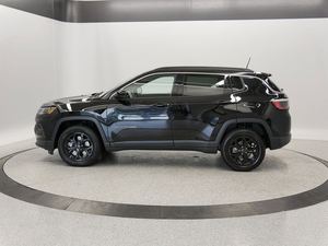 Jeep Compass Latitude 4WD d'occasion, modèle 2025, en vente - Product Image 4