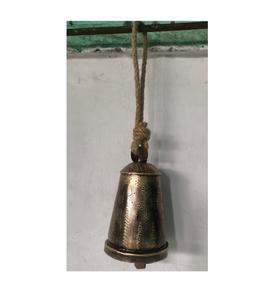 Cloches de vache en laiton suspendues de conception nouvelle et tendance pour les pratiques de guérison par le son avec des tons purs utilisés dans les temples de retraites de yoga - Product Image 4