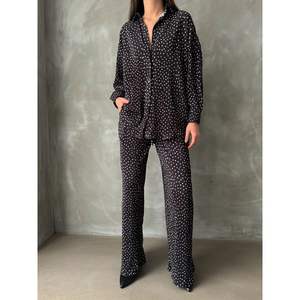 Pantalones de lunares para mujer - Colección de pantalones al por mayor - Product Image 3