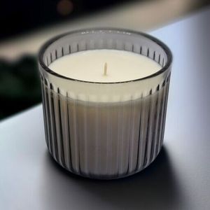 Vela de cristal translúcida que brilla con suavidad, radiando tonos cálidos que llenan las casas con una energía nocturna equilibrada y relajante. - Product Image 1